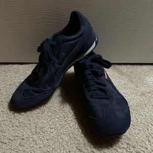 Women’s Puma Vintage sneakers